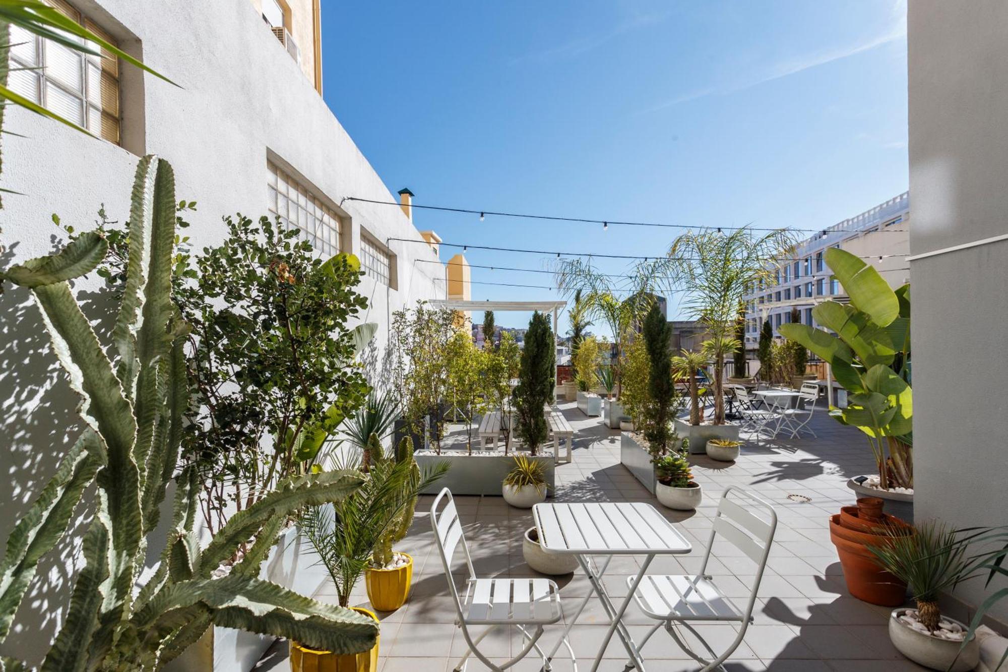 Expresso Martinis In Lisbon By Misha'S Place 4C Exterior foto