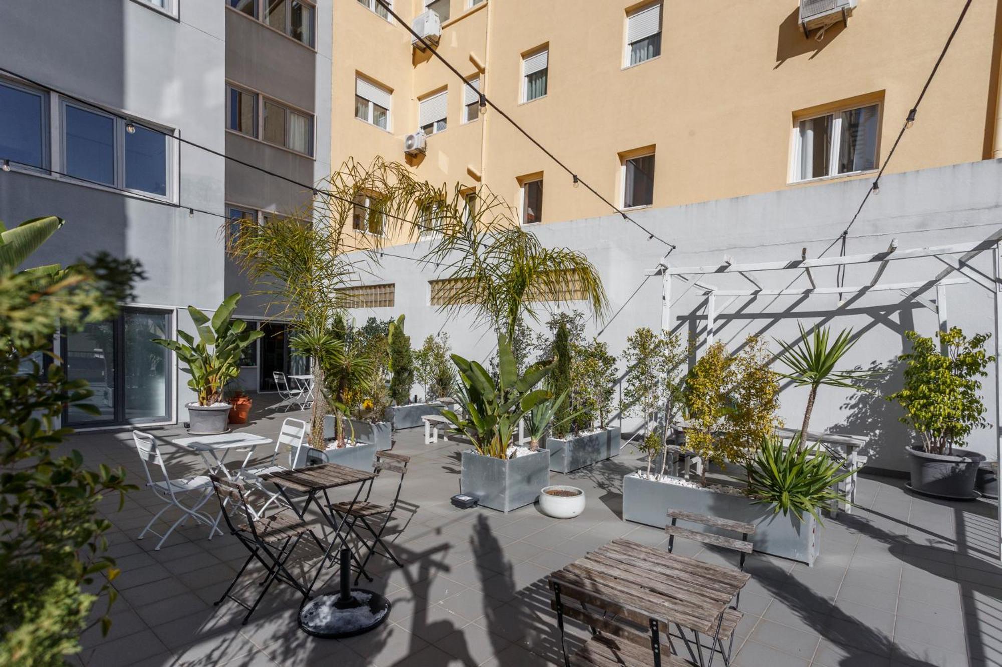 Expresso Martinis In Lisbon By Misha'S Place 4C Exterior foto